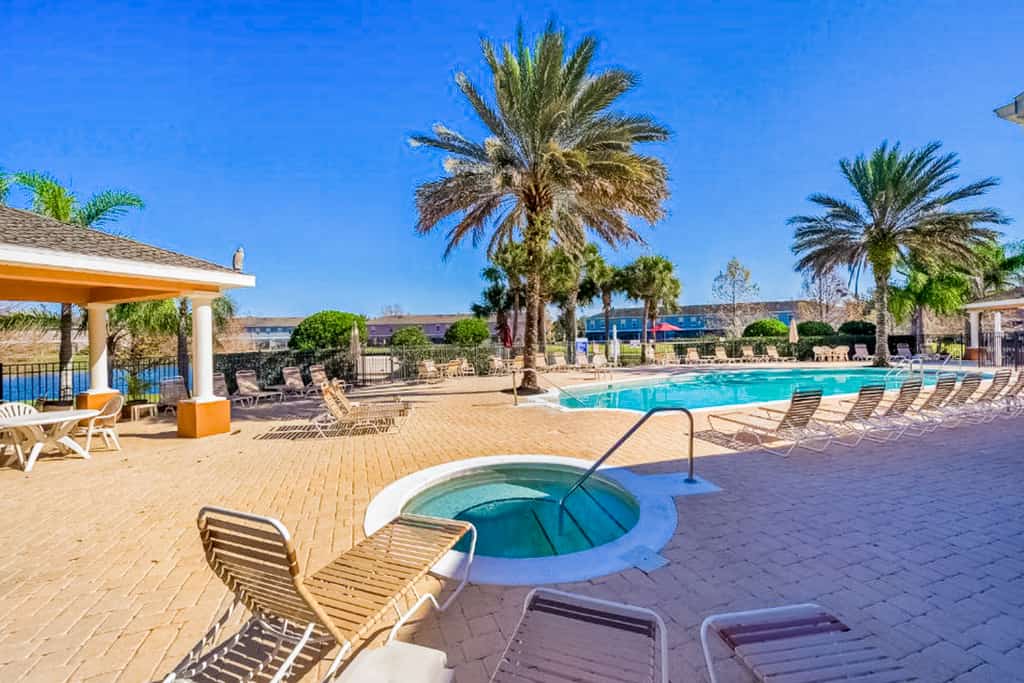 Gated-entry townhome, with shared pool, central AC, near theme parks