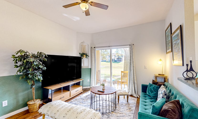 Dog-friendly townhouse with heated pool, lazy river, hot tub, game room, BBQ