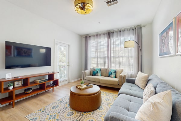 Beautiful home with resort pool and space for the whole family