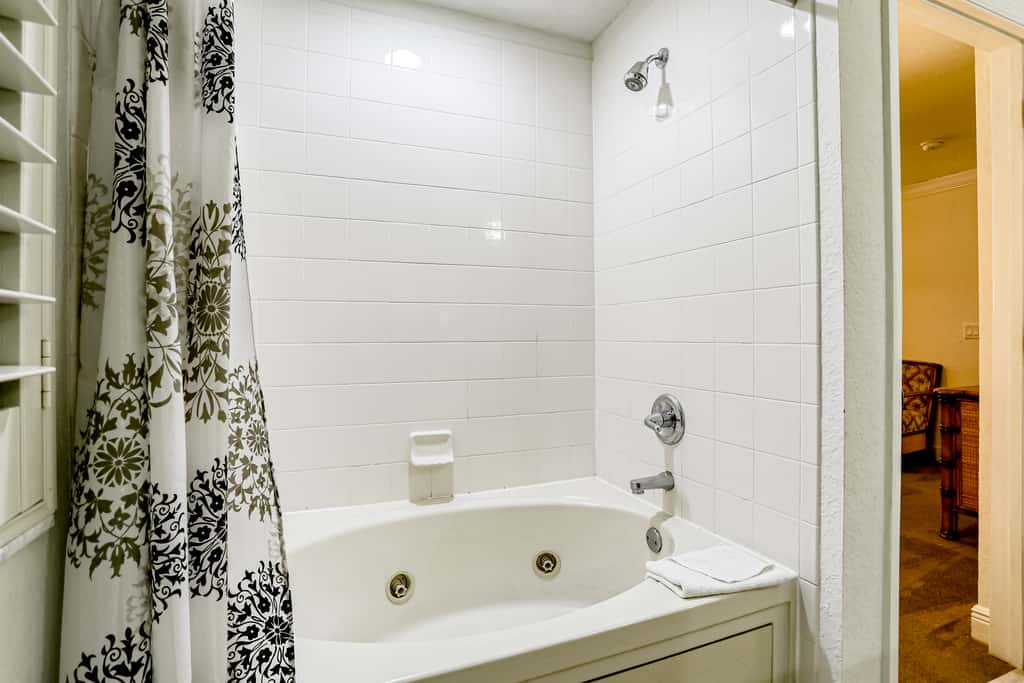Calabria Treasure - Regal Palms Resort