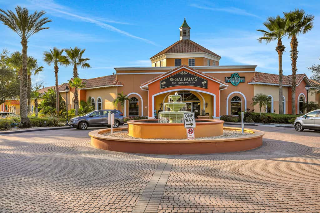 Calabria Treasure - Regal Palms Resort