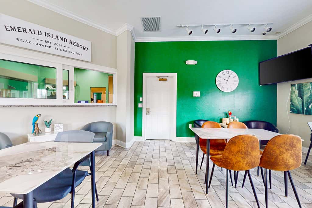 Emerald Island Gem - Emerald Island Resort