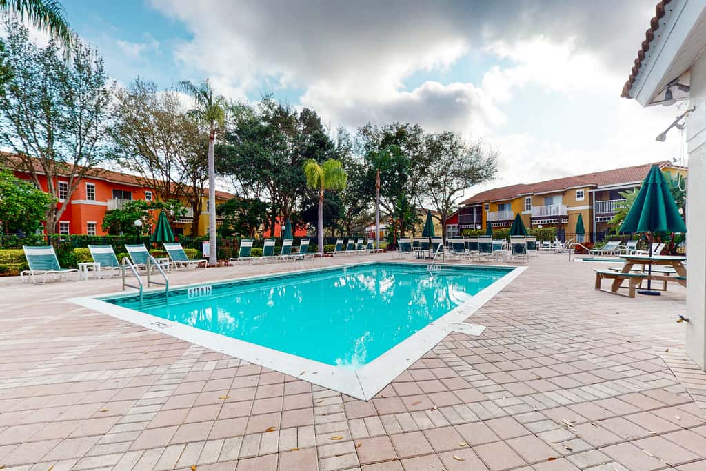 Emerald Island Gem - Emerald Island Resort