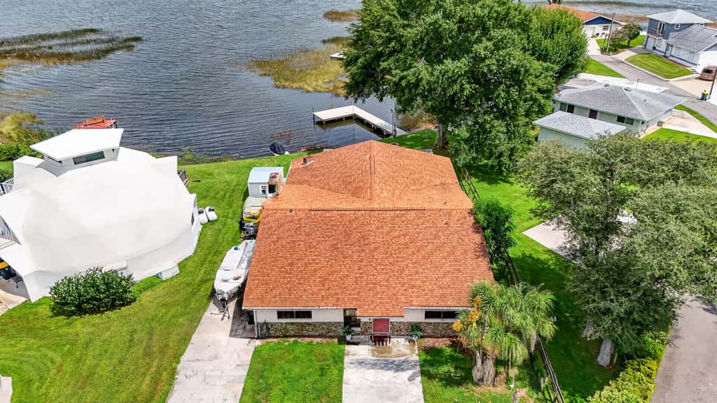 Lakefront Living