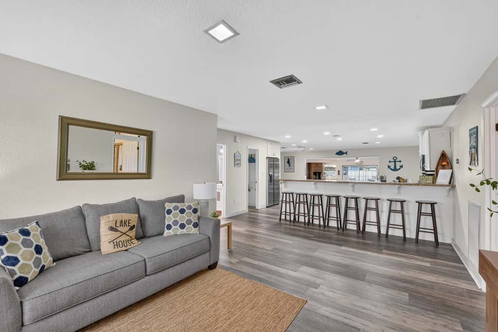 Lakefront Living
