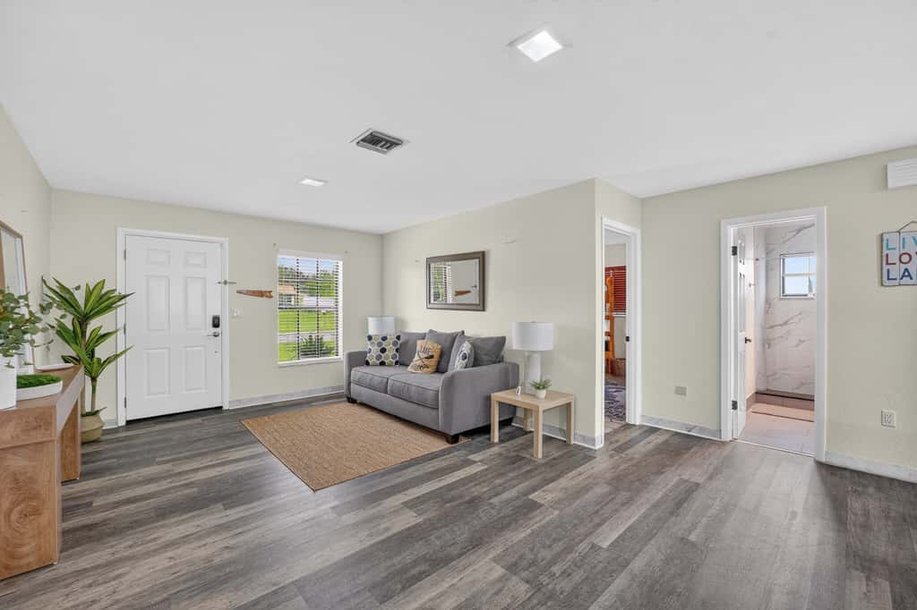 Lakefront Living