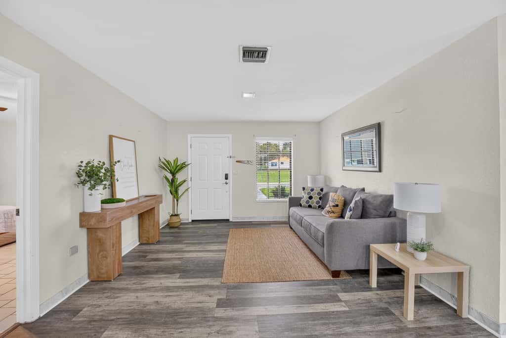 Lakefront Living