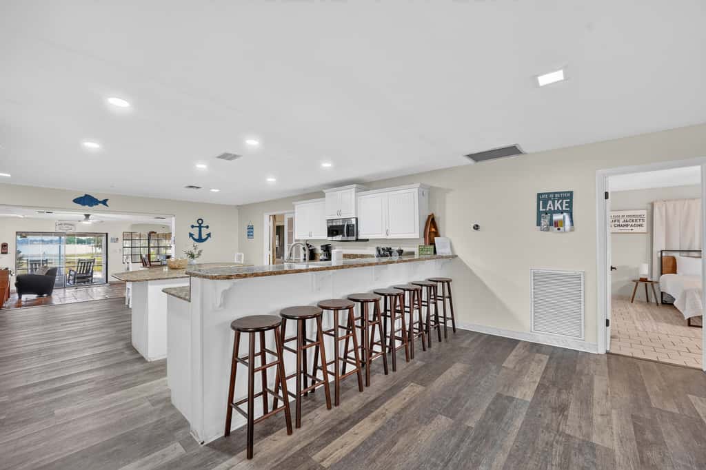 Lakefront Living