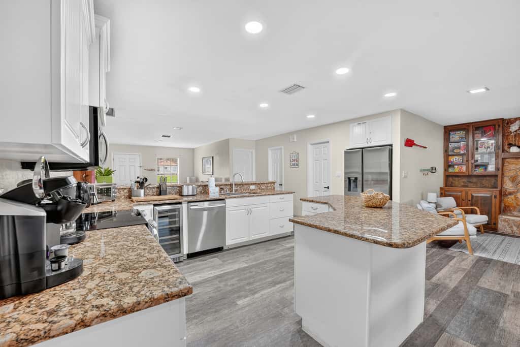 Lakefront Living