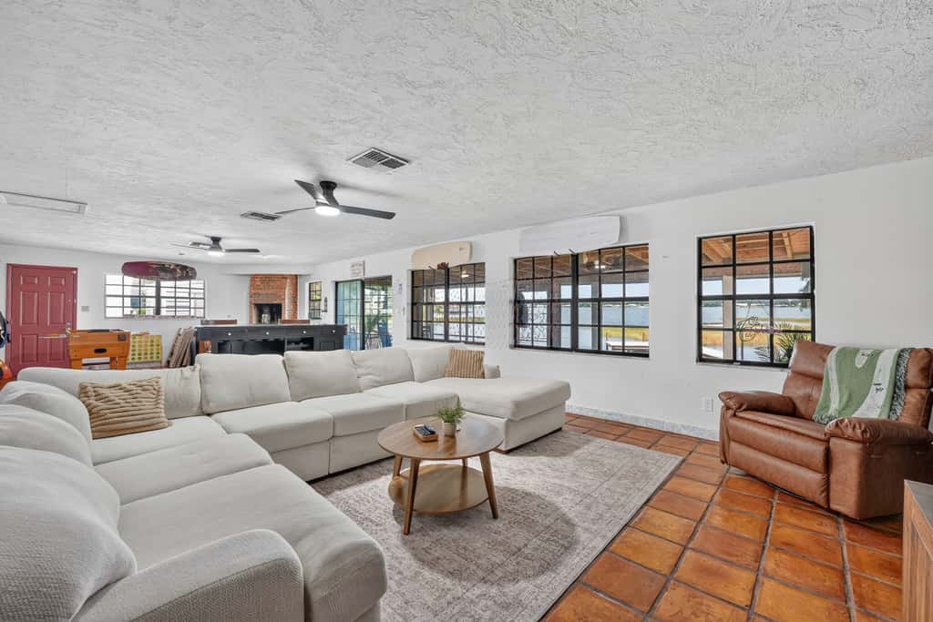 Lakefront Living