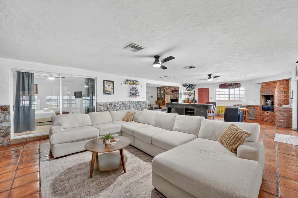 Lakefront Living