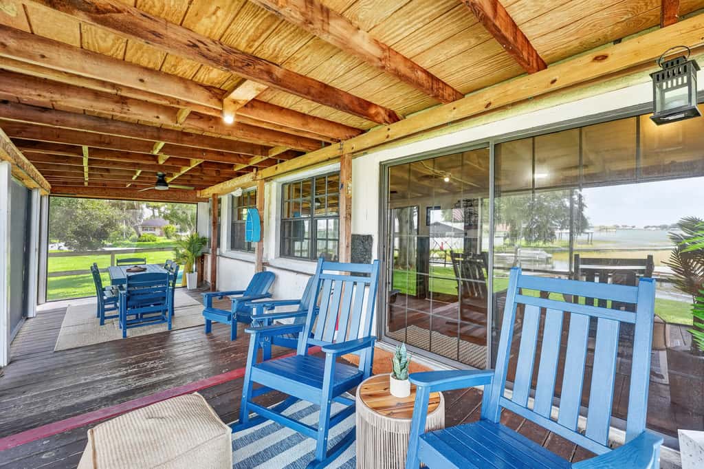 Lakefront Living