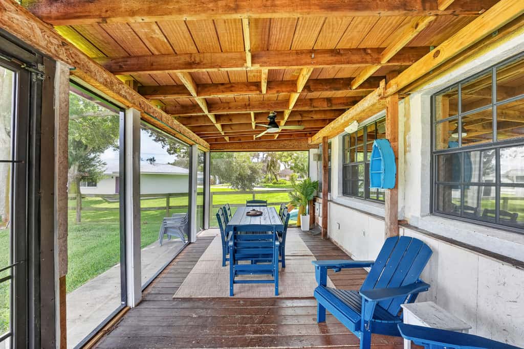 Lakefront Living