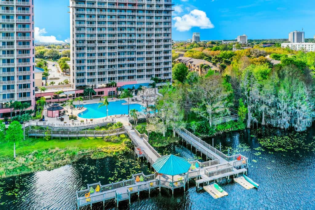Lakefront resort near attractions with AC, kitchen, hot tub, pool & lake view