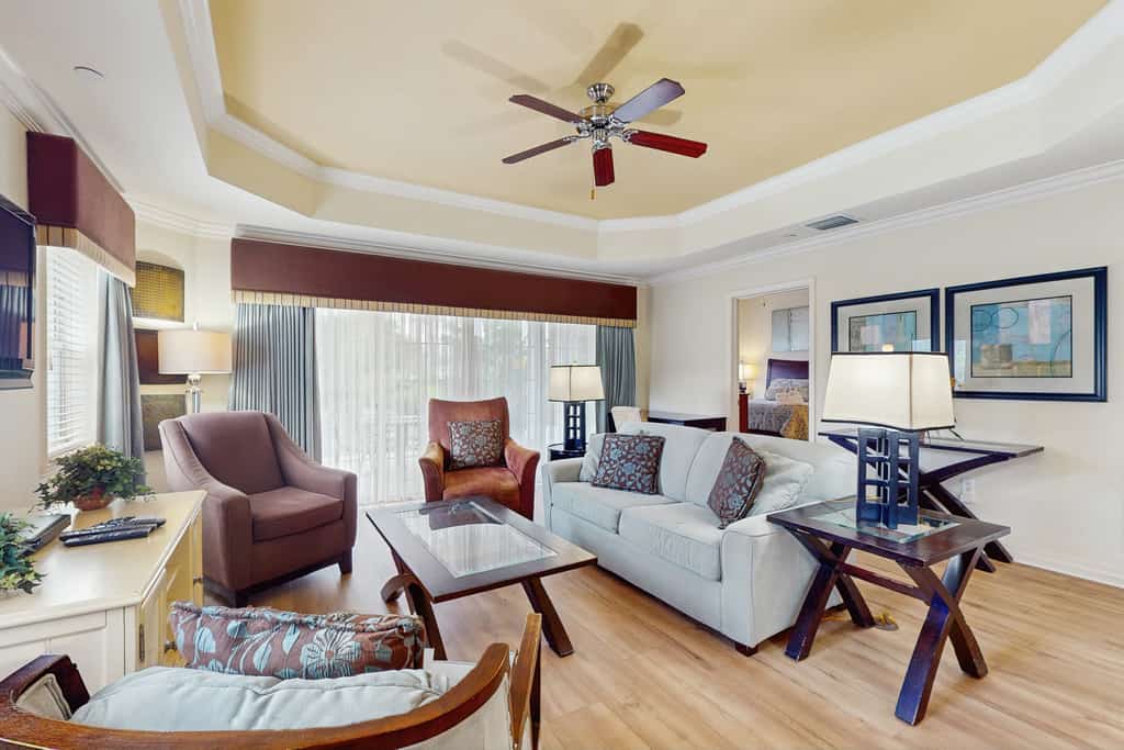 Ground floor condo at luxury resort with pools & hot tubs, close to Disney