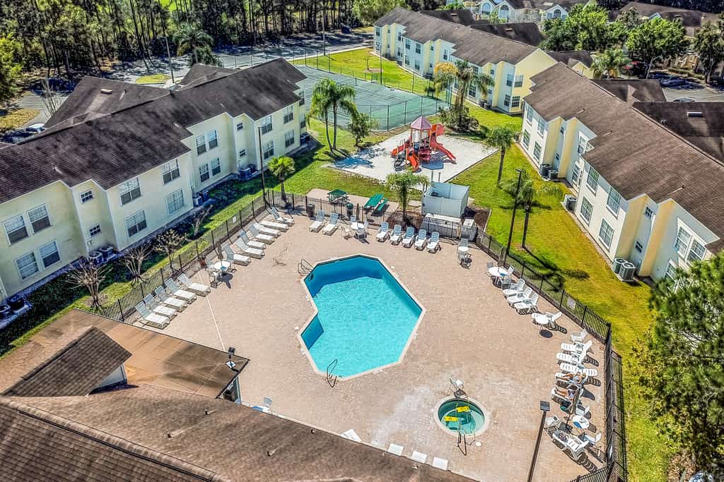Resort condo w/ shared Pool and Hot Tub, close to Disney & other theme parks