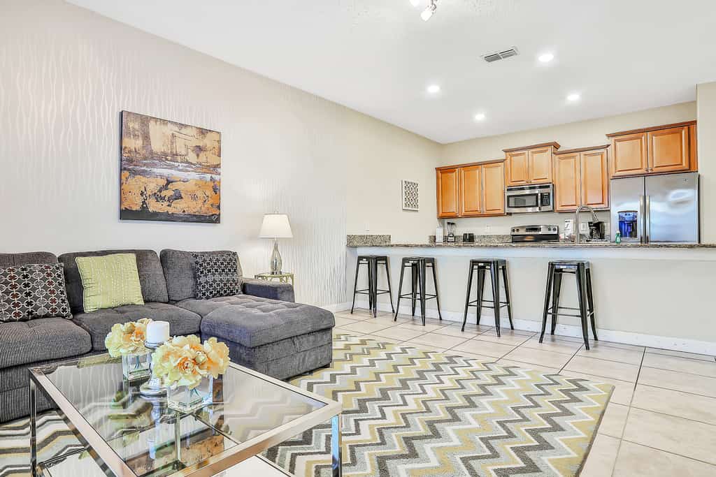 2-Story Townhouse near Disney w/Private Heated Pool, Shared Clubhouse, Gym, AC