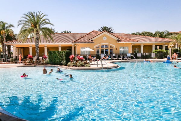 Bright, centrally-located getaway with a pool, clubhouse, & fast WiFi