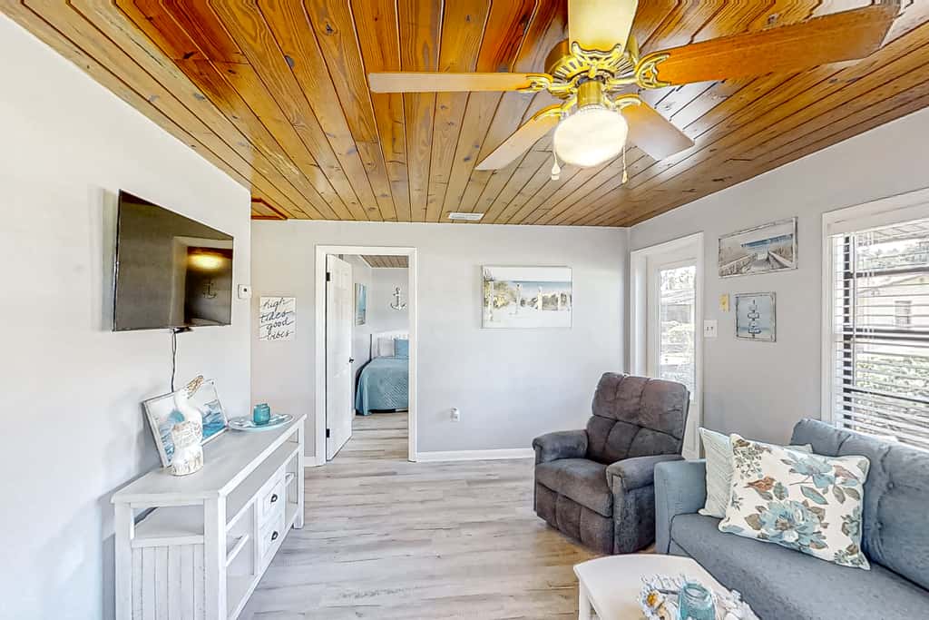 Lake June Resort #9