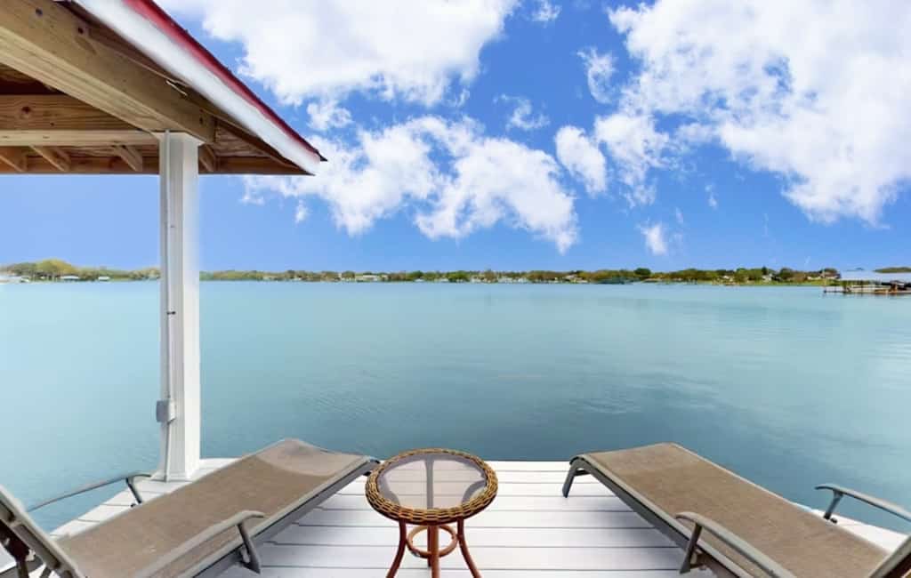 Spacious lakefront house with private dock , gas grill, deck and patio
