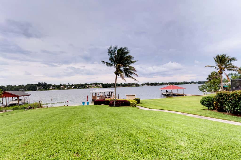 Luxury on Lake June