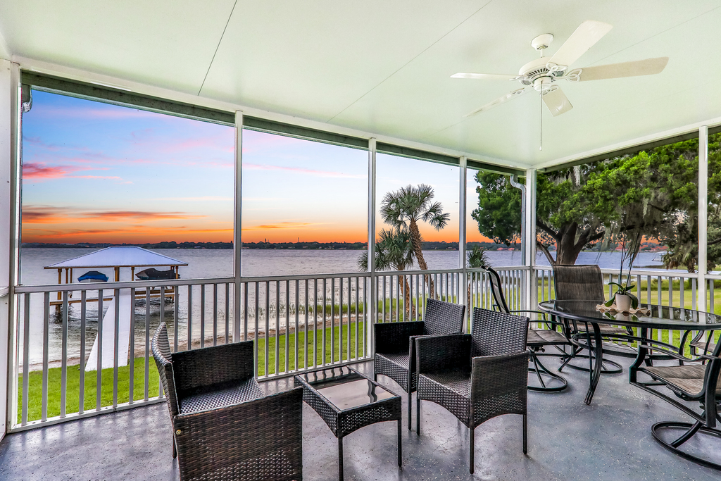 Uncork and Unwind, You're on Lake Time
