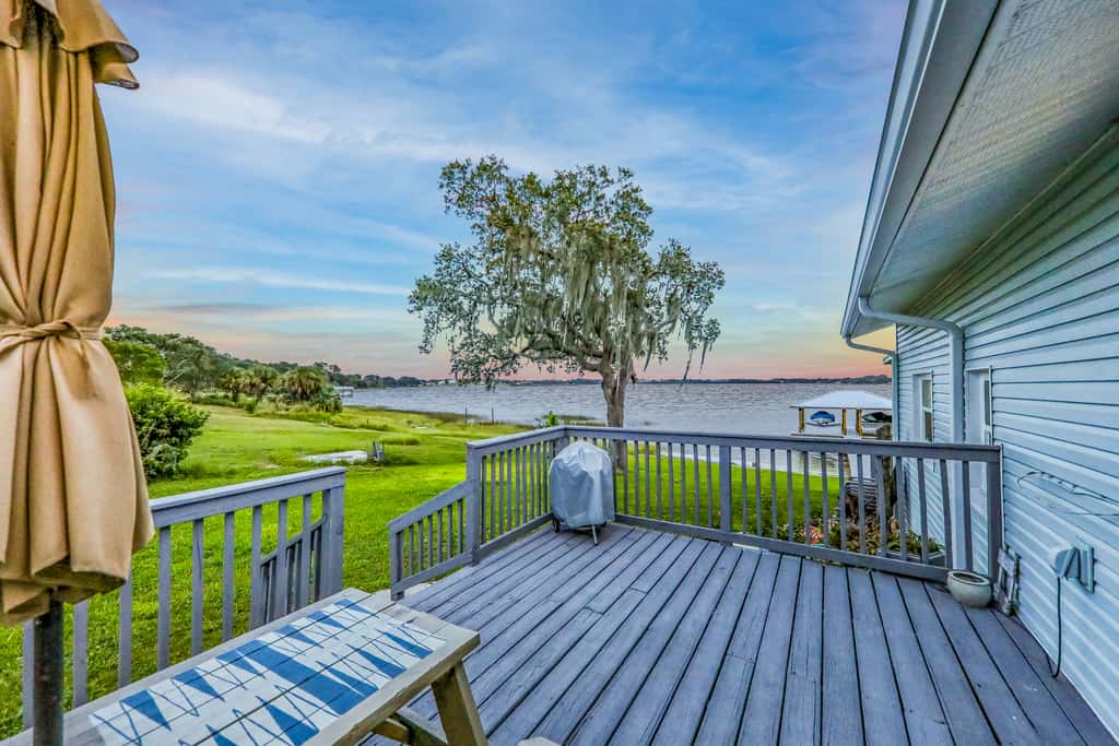 Uncork and Unwind, You're on Lake Time