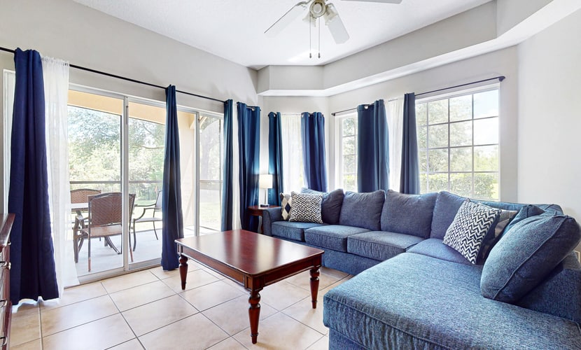 Cozy Condo Retreat w/ Shuttle & Resort Access Near Theme Parks