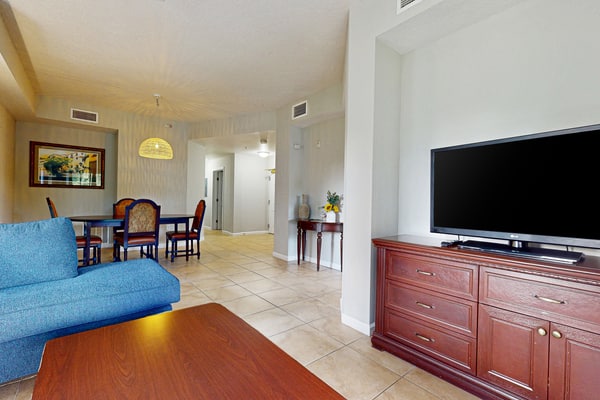 Cozy Condo Retreat w/ Shuttle & Resort Access Near Theme Parks