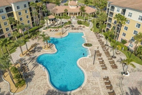 Cozy Condo Retreat w/ Shuttle & Resort Access Near Theme Parks