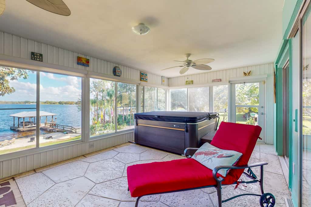 Red Beach Lake Escape