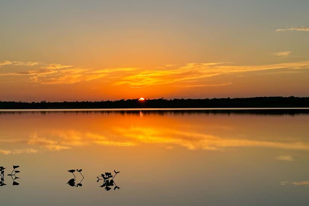 Red Beach Lake Escape