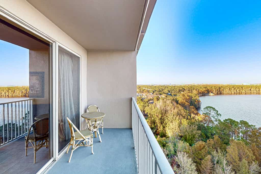Blue Heron Beach Resort 1BR/2BA Orlando near Disney, lake views