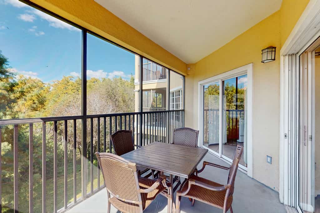 Comfy Kissimmee condo with Resort amenities and Shuttle