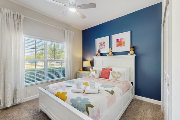 Stylish townhouse with a private pool & lanai plus clubhouse amenities