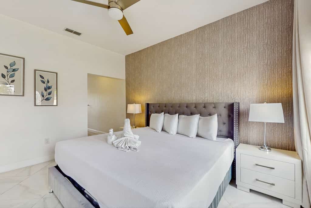Beautiful home with private pool, game room and basketball court