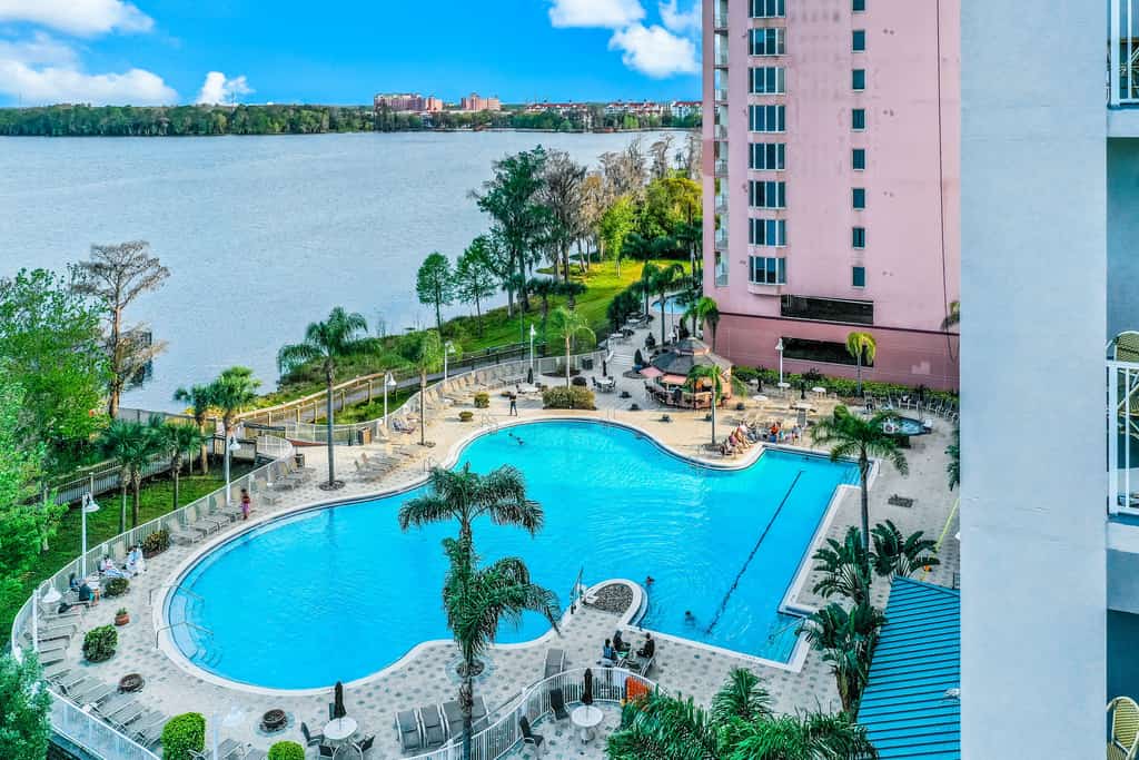 Lovely lakefront condo with pool, hot tub, AC & views near popular attractions