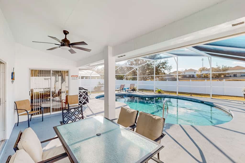 Dog-friendly getaway with private pool, tennis & AC - near theme parks