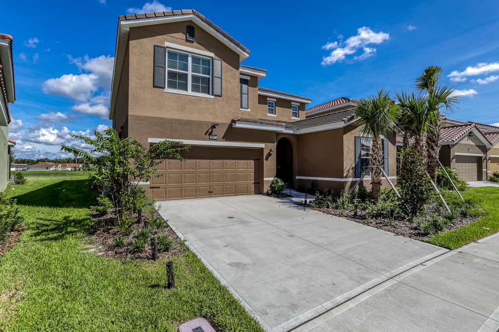 Large open-concept home with private pool, pool table-Dogs Welcome