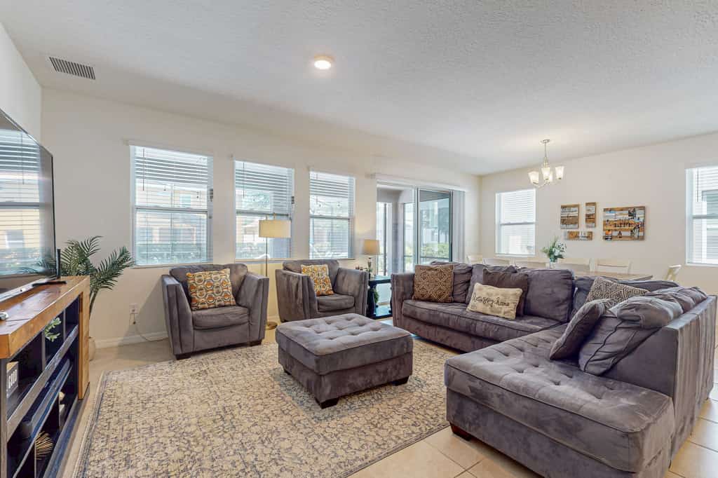 Family-friendly home with private pool, spa & resort lazy river/water slide