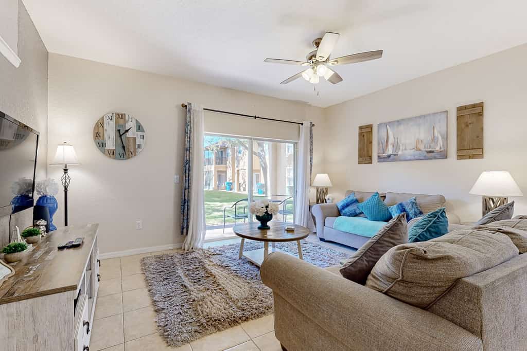 Spacious townhouse with themed rooms and resort amenites