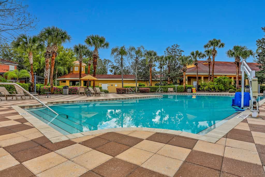 Spacious townhouse with themed rooms and resort amenites