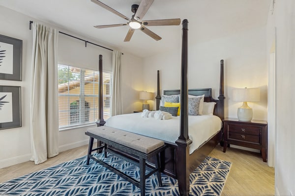 3BR/2BA Orlando Condo near Disney with Pool