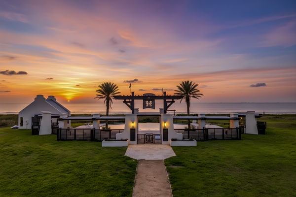 Luxury Villa l Pool l Pristine Ocean Views