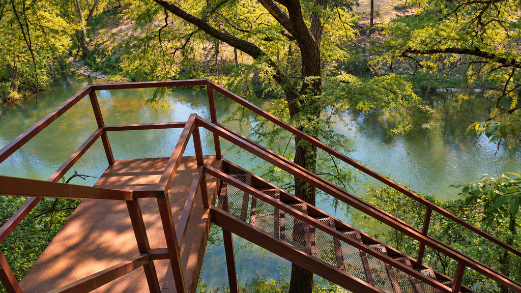 Newly renovated rustic home with deck by Horseshoe and Tubing