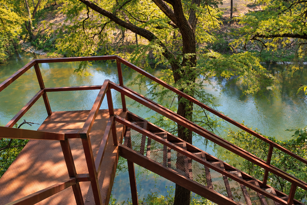 Newly renovated rustic home with deck by Horseshoe and Tubing