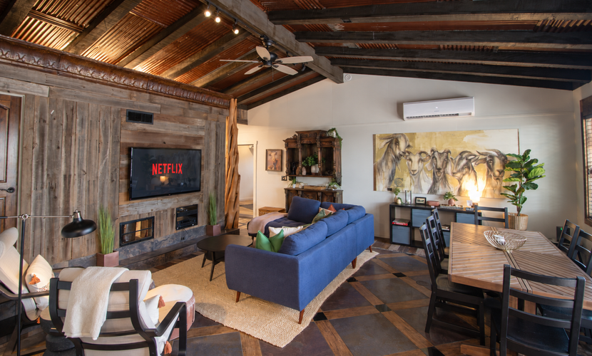 Newly renovated rustic home with deck by Horseshoe and Tubing