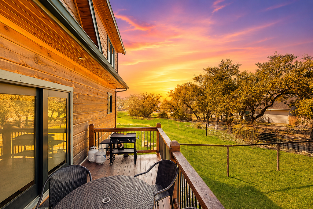 Luxe Lake Living with Bonus Bunk Area & Private Boat Parking - Dogs Welcome
