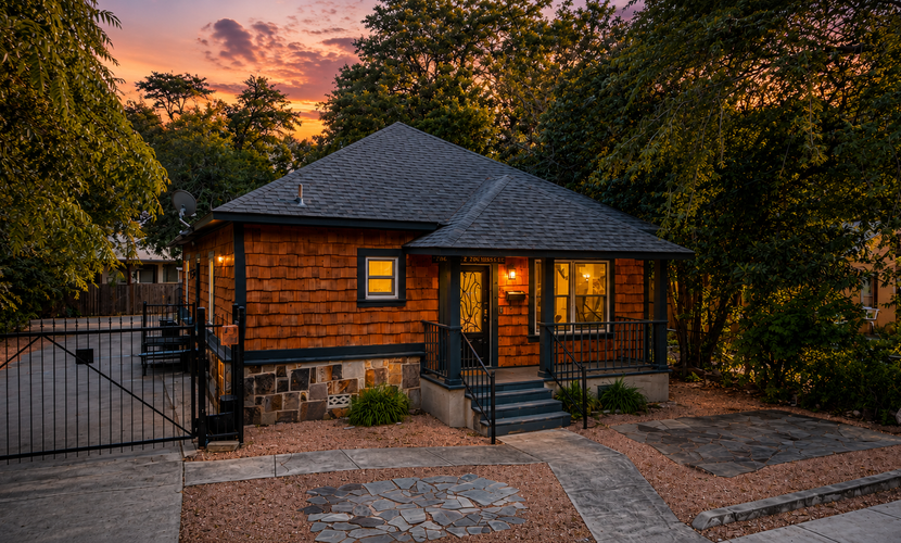 Cozy 3BR Close to Downtown | Spacious Backyard | Pet-Friendly