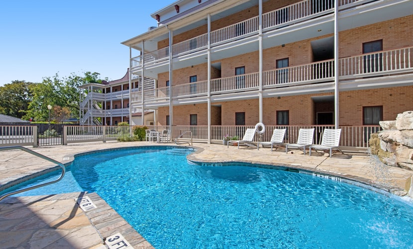 River view condo with a pool, washer/dryer, central AC - snowbirds welcome
